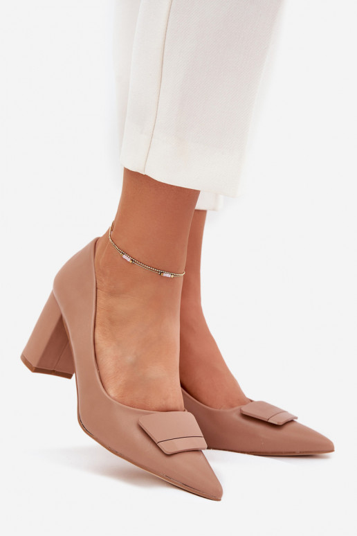 Kingad kõrge jämeda kontsaga kaunistustega beeži värvi Celira