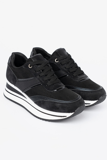 Nosisseoczesne Msuud Pealiste kingad z połyskującymi sissestasissekami