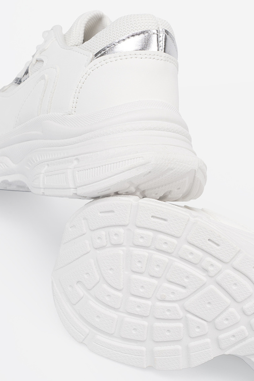 valget värvi spordijalatsid z ozdobnym akcentem