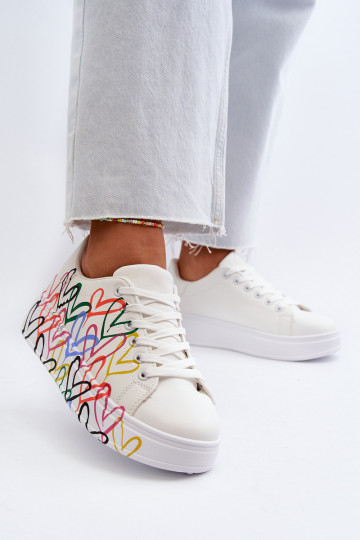 Pealiste omad Sneakers tüüpi jalanõud Südametega valget värvi Claral