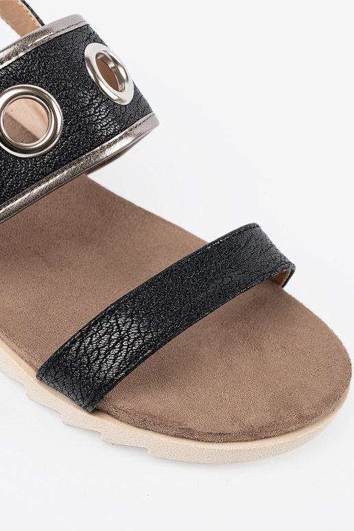 msuud kingad z ozdobnymi metalosisseymi kółkami