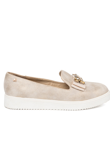 Kuldset värvi mokassiinid z biżuteryjnym detalem na przodzie 2