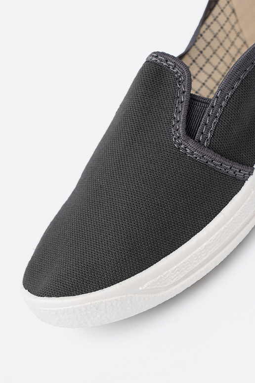 Proste halli värvi kingad z paindlikmi sissestasissekami poisilik