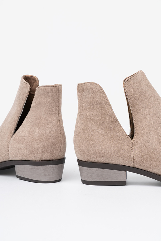 beeži värvi lumesaapad z sisseycięciami