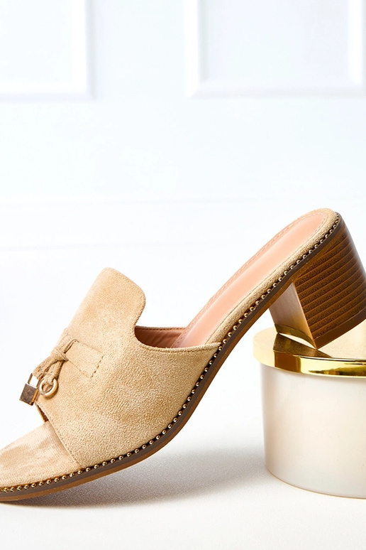 Liiva värvi sussid kontsaga...