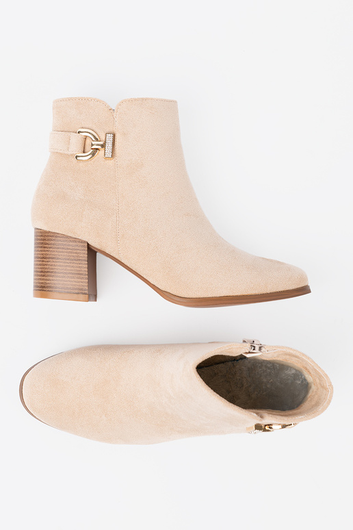 Elegantsed lumesaapad sisse kolorze jasnego beżu