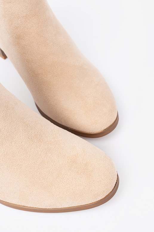 Elegantsed lumesaapad sisse kolorze jasnego beżu