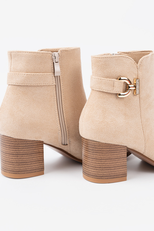 Elegantsed lumesaapad sisse kolorze jasnego beżu