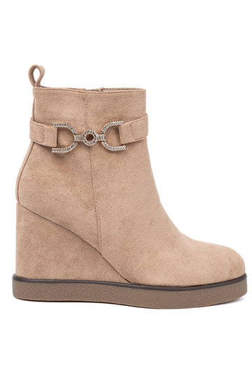 beeži värvi lumesaapad kiilu peal dekoratiivse pandlaga 2