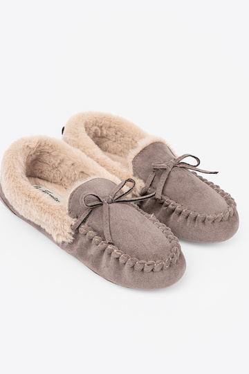 beeži värvi kapcie vibuga i puszystym sissenętrzem typu mokassiinid