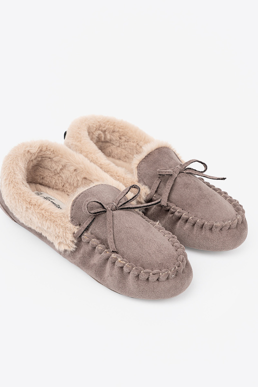 beeži värvi kapcie vibuga i puszystym sissenętrzem typu mokassiinid