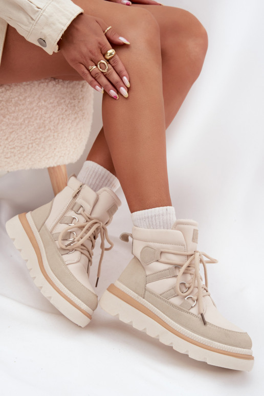 Pealiste poolsaapad platvormiga Elevandiluu värvi Liorae Pealiste poolsaapad platvormiga Elevandiluu värvi Liorae