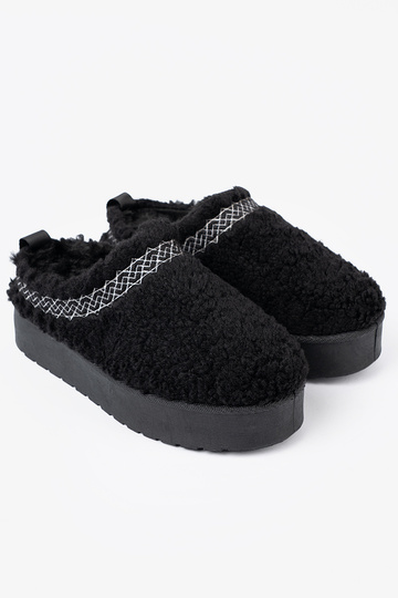 jalanõud a'la Pealiste lumesaapad sisse must värvm kolorze z ozdobnym haftem