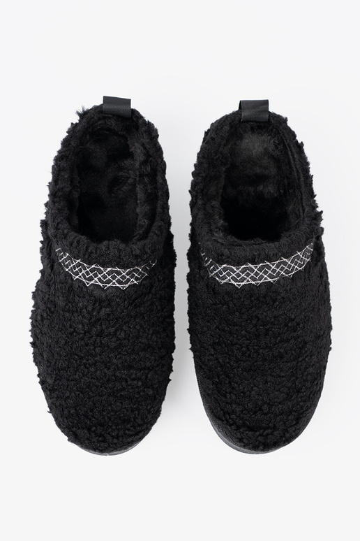 jalanõud a'la Pealiste lumesaapad sisse must värvm kolorze z ozdobnym haftem