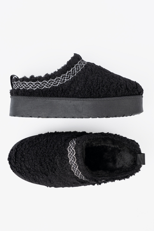 jalanõud a'la Pealiste lumesaapad sisse must värvm kolorze z ozdobnym haftem