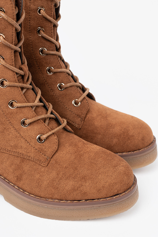 Mugav saapad sisse kolorze karmelosisseym tasasel tallal