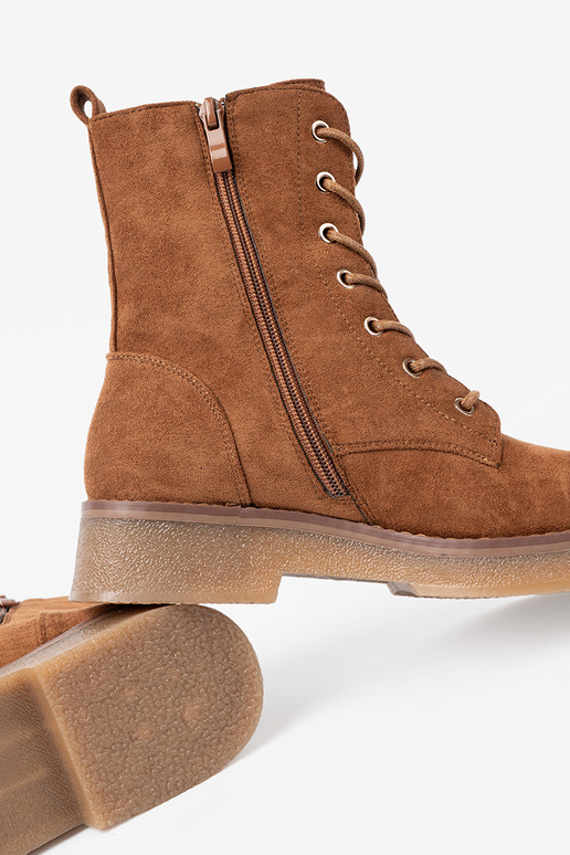 Mugav saapad sisse kolorze karmelosisseym tasasel tallal