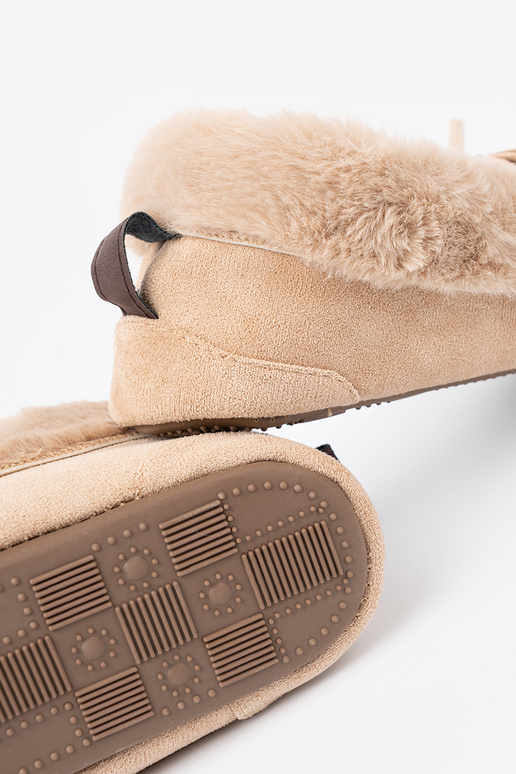 soojad beež kapcie typu mokassiinid vibuga