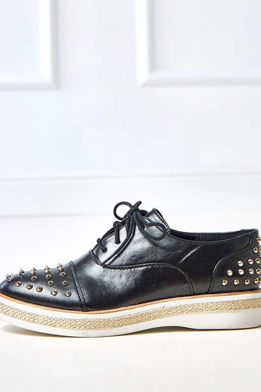 Mustad naiste poolsaapad narmastega...