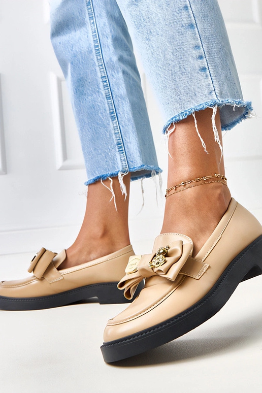 Liivakarva mokasiinid paelaga ja...