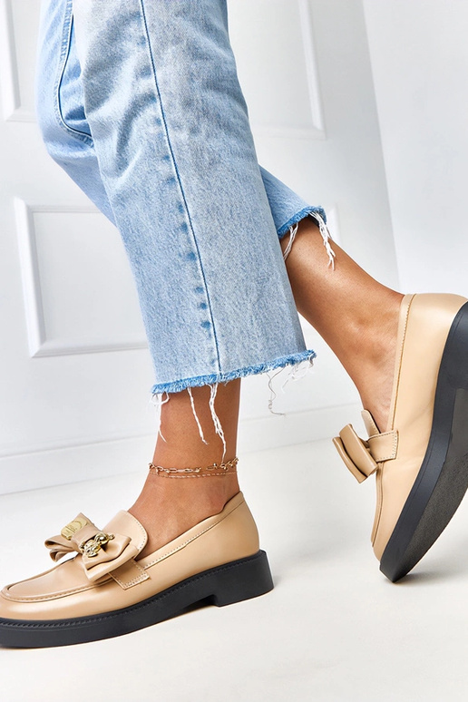 Liivakarva mokasiinid paelaga ja...