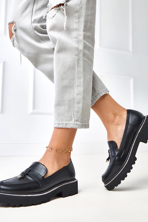 Mustad mokasiinid dekoratsiooniga ja...