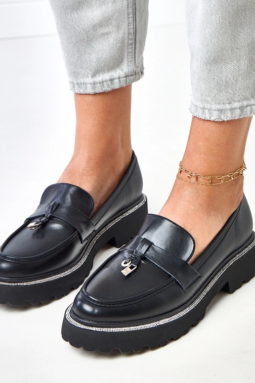 Mustad mokasiinid dekoratsiooniga ja...