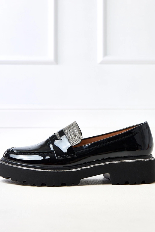 Mustad lakknahast mokasiinid...