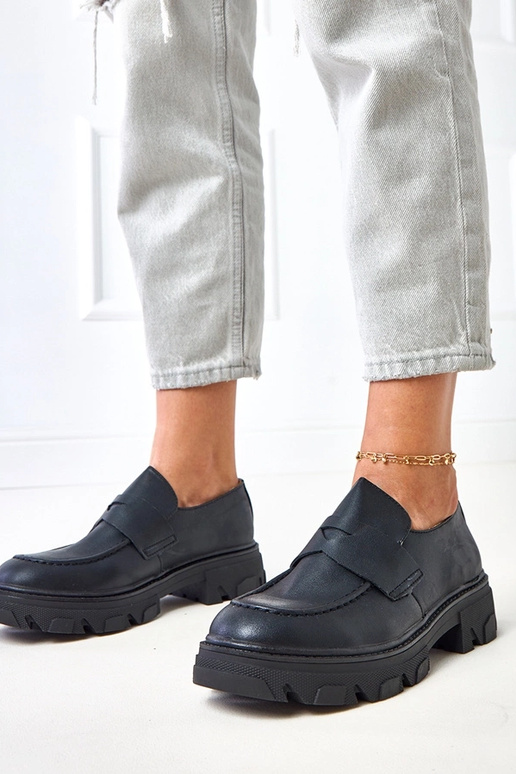 Mustad mati viimistlusega naiste...