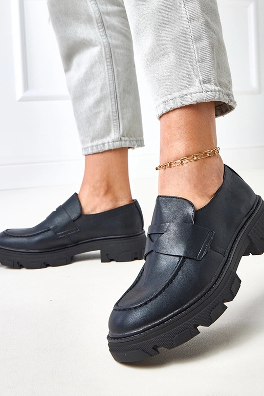 Mustad mati viimistlusega naiste...