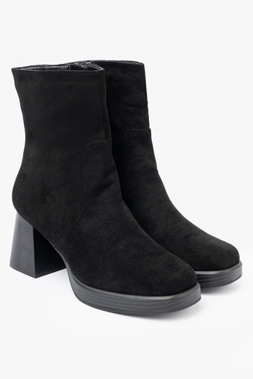 Elegantsed Msuud lumesaapad stabiilsel pulgal