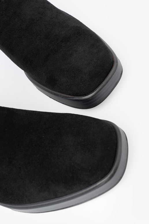 Elegantsed Msuud lumesaapad stabiilsel pulgal