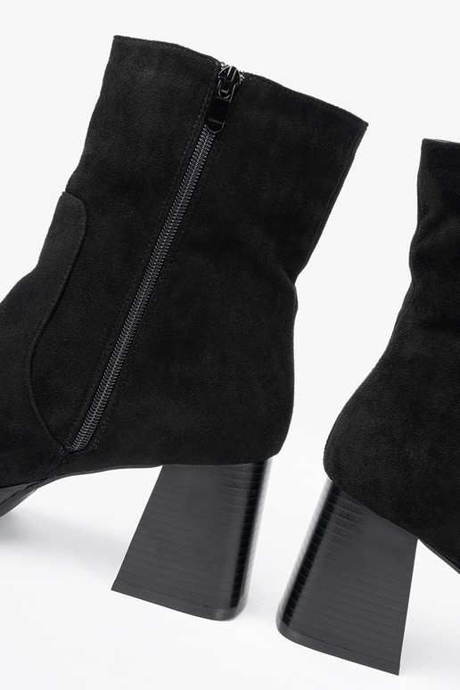 Elegantsed Msuud lumesaapad stabiilsel pulgal