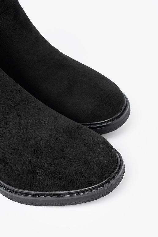 msuud lumesaapad neetide ja pandlaga stabiilsel kannal