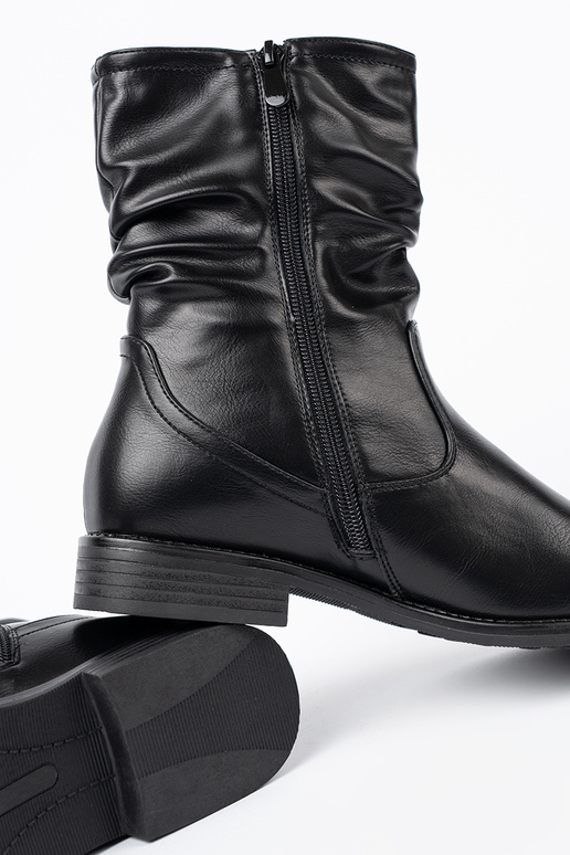 Komfortosissee lumesaapad Msuud z marszczeniami