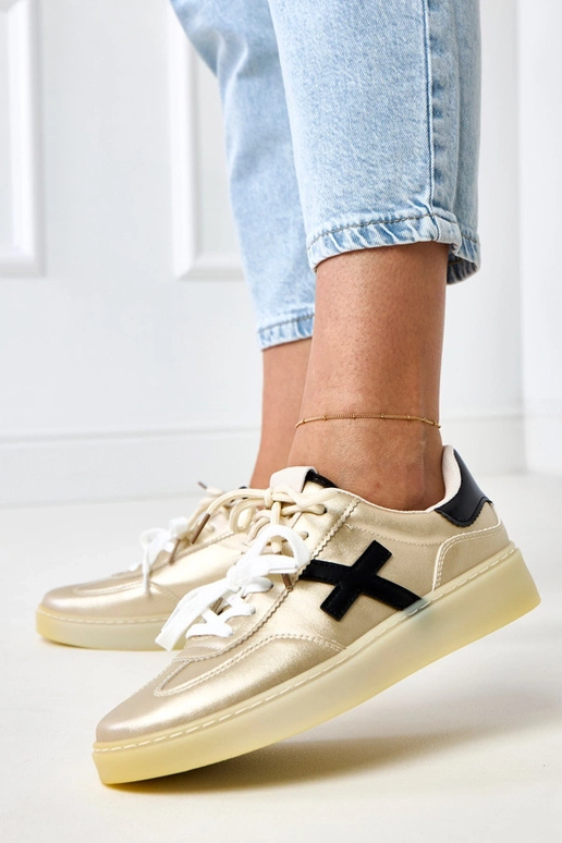 Kuldne sportking platvormiga musta... Kuldne sportking platvormiga musta...