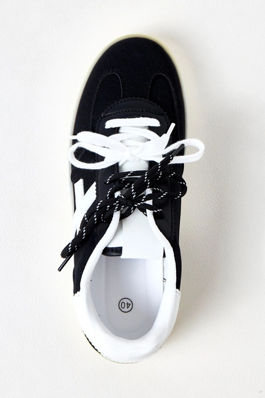 Mustad sportkingad platvormiga valge... Mustad sportkingad platvormiga valge...