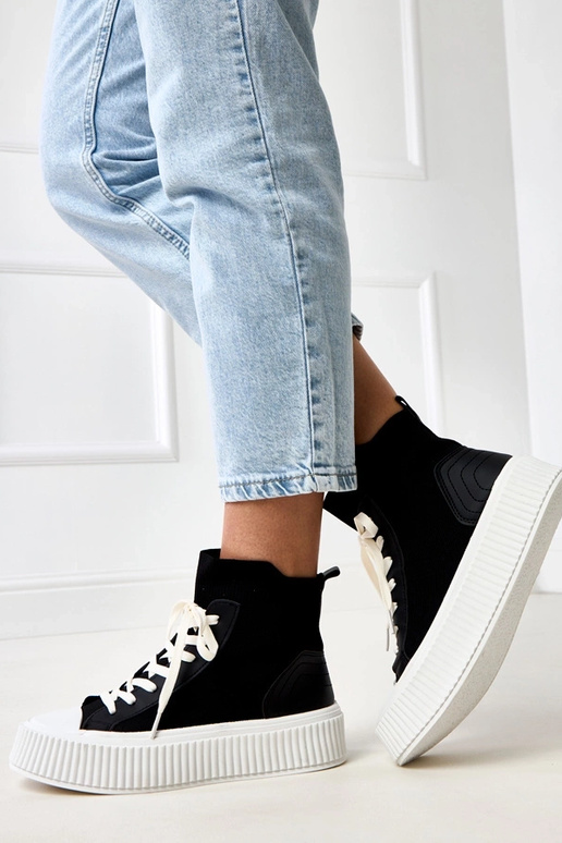 Mustad sussid, sokkide stiilis,... Mustad sussid, sokkide stiilis,...