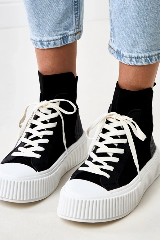 Mustad sussid, sokkide stiilis,... Mustad sussid, sokkide stiilis,...