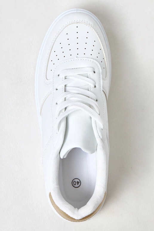 Valged spordijalatsid platvormiga ja... Valged spordijalatsid platvormiga ja...