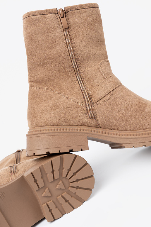 Pruunid värvi lumesaapad z ozdobnymi kuldnemi klamrami