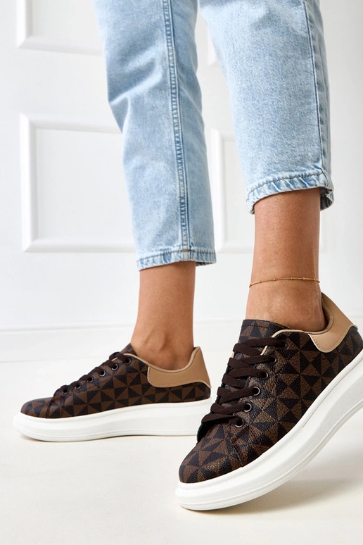 Rudade värvi tossud platvormiga ja... Rudade värvi tossud platvormiga ja...