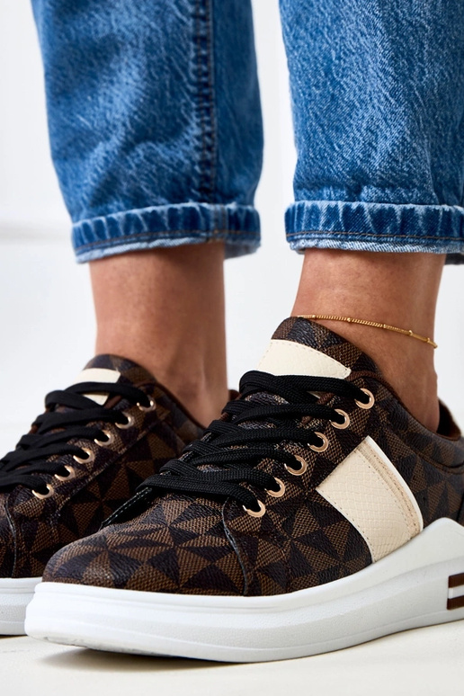 Rudade värvi tossud platvormiga ja... Rudade värvi tossud platvormiga ja...