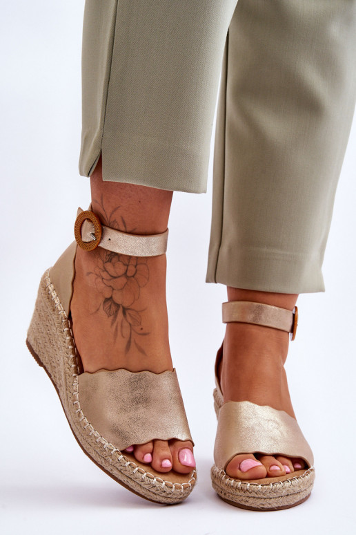 Pealhk Platvormiga sandaalid Comfort Shoe Kuldset värvi Verola Pealhk Platvormiga sandaalid Comfort Shoe Kuldset värvi Verola