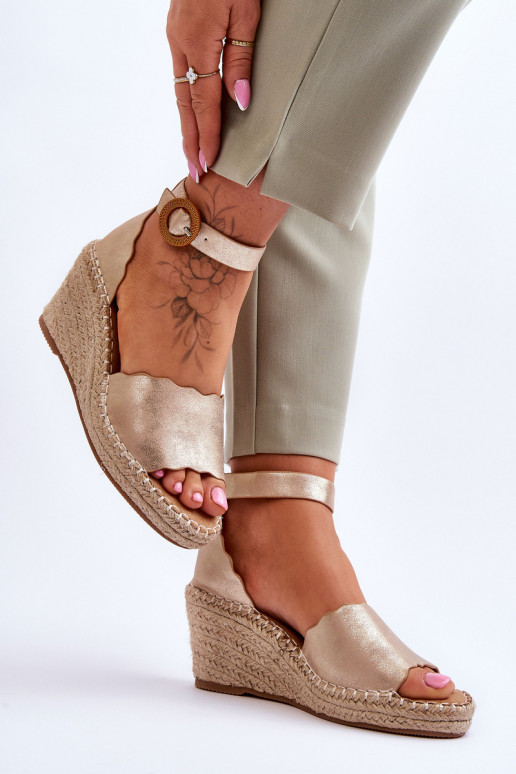 Pealhk Platvormiga sandaalid Comfort Shoe Kuldset värvi Verola Pealhk Platvormiga sandaalid Comfort Shoe Kuldset värvi Verola