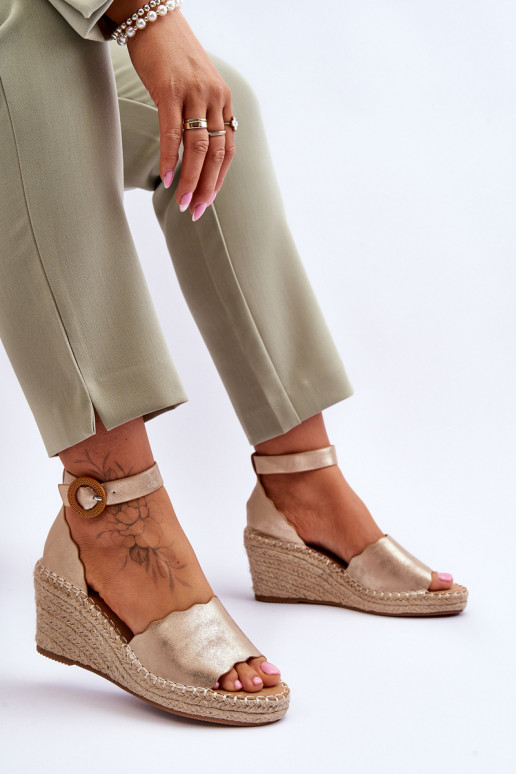 Pealhk Platvormiga sandaalid Comfort Shoe Kuldset värvi Verola Pealhk Platvormiga sandaalid Comfort Shoe Kuldset värvi Verola