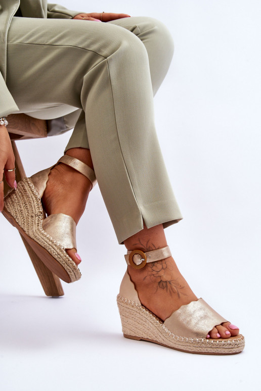 Pealhk Platvormiga sandaalid Comfort Shoe Kuldset värvi Verola Pealhk Platvormiga sandaalid Comfort Shoe Kuldset värvi Verola