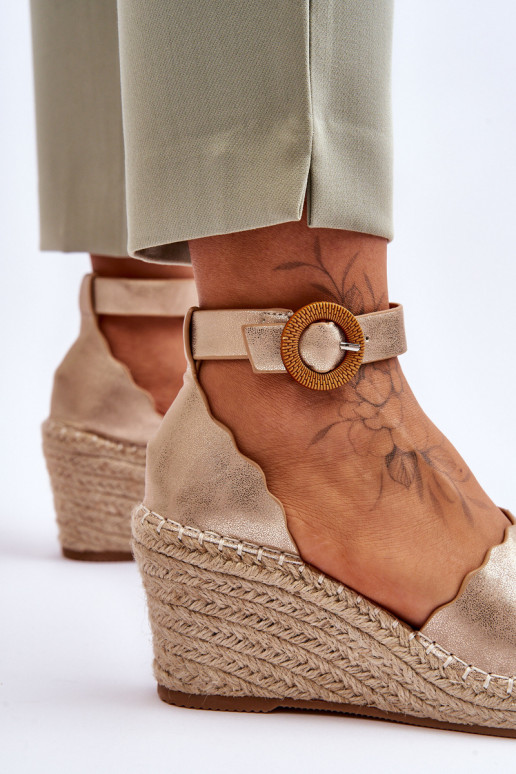 Pealhk Platvormiga sandaalid Comfort Shoe Kuldset värvi Verola Pealhk Platvormiga sandaalid Comfort Shoe Kuldset värvi Verola