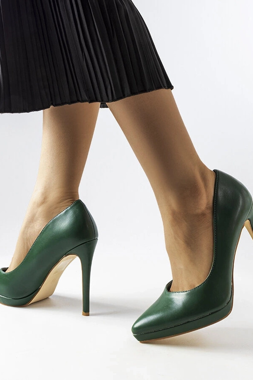 Tumedate roheliste klassikalised...