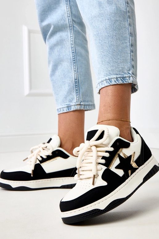 Must-valged platvormi spordijalatsid... Must-valged platvormi spordijalatsid...